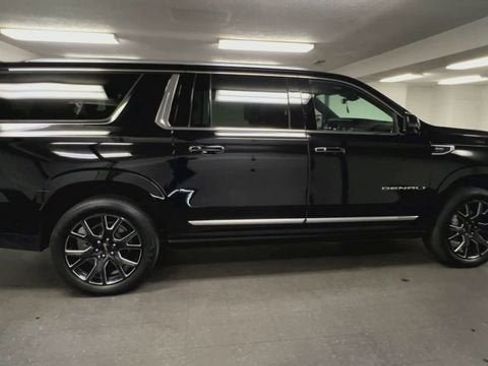 Certified 2023 GMC Yukon XL Denali w/ Denali Reserve Package AWD/4WD image 9