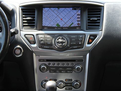 Used 2019 Nissan Pathfinder SL image 28