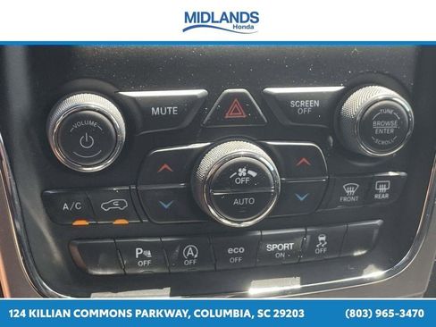 Used 2021 Jeep Grand Cherokee Laredo AWD/4WD image 33