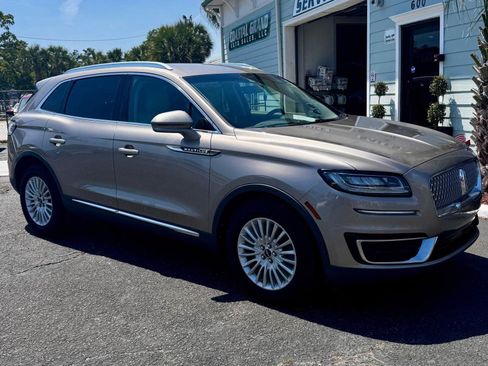 Used 2019 Lincoln Nautilus FWD image 1