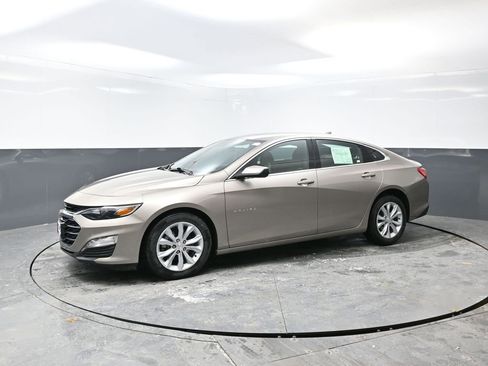 Used 2025 Chevrolet Malibu LT FWD image 8