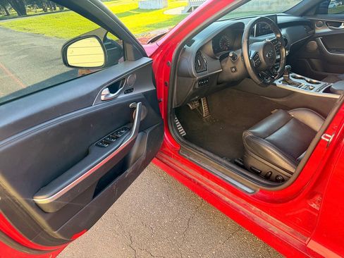 Used 2019 Kia Stinger GT1 RWD image 10
