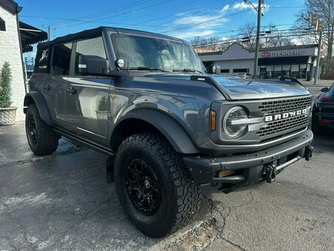 Used 2022 Ford Bronco Badlands image 7