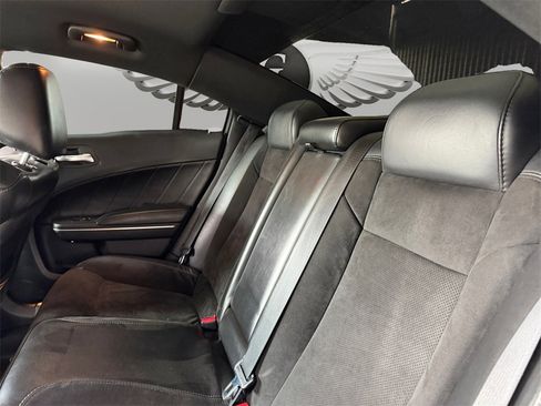 Used 2018 Dodge Charger R/T Scat Pack image 13