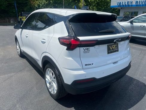 Used 2027 Chevrolet Bolt LT FWD image 6