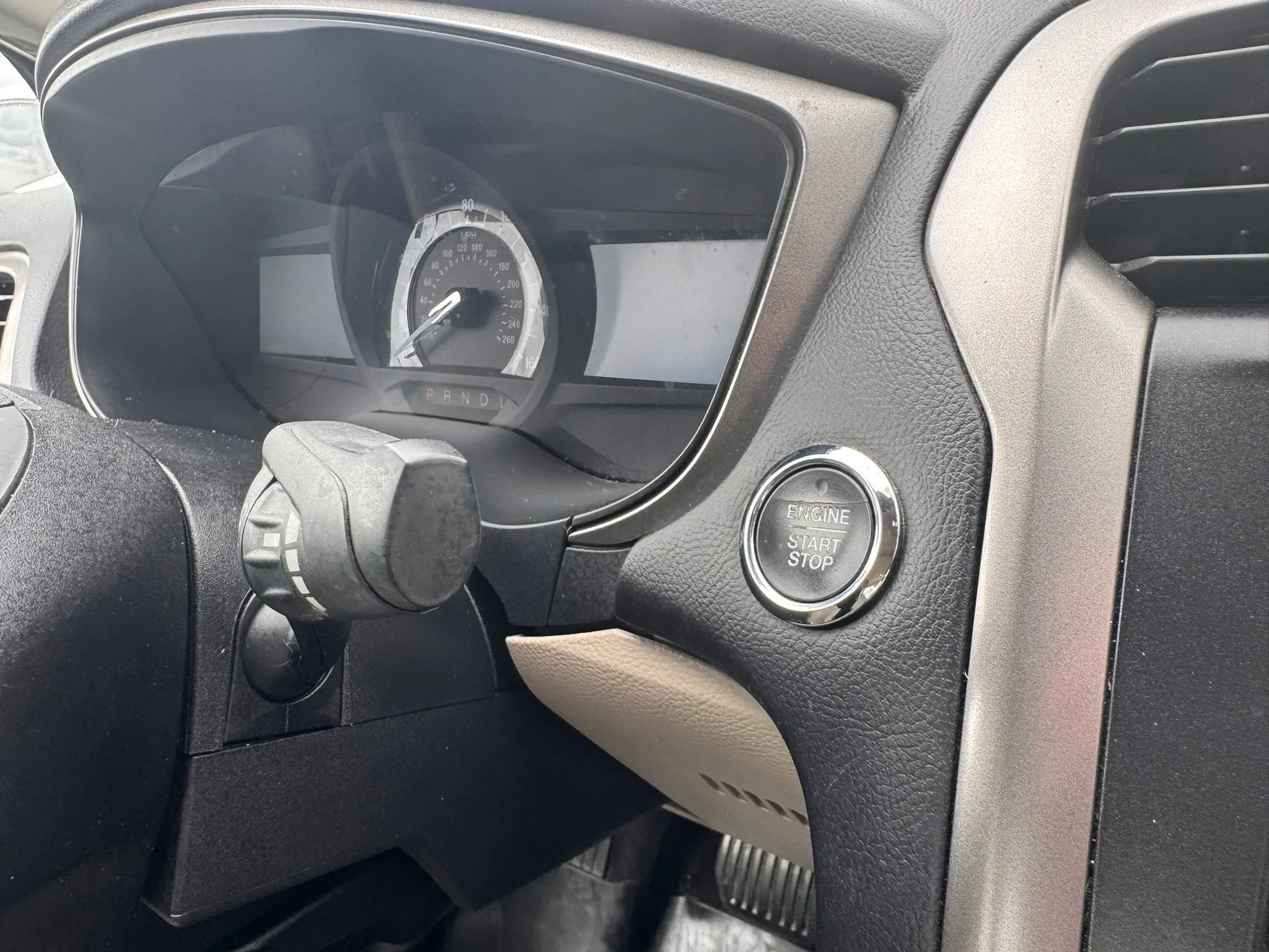 Used 2018 Ford Fusion SE w/ Fusion SE Technology Package FWD image 29