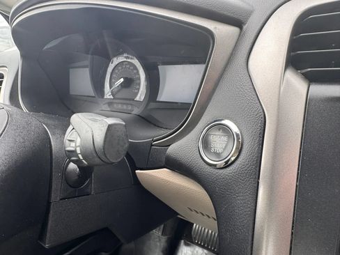 Used 2018 Ford Fusion SE w/ Fusion SE Technology Package FWD image 29