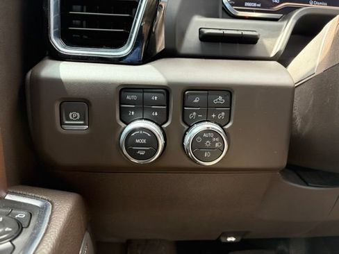 Used 2024 GMC Sierra 1500 Denali w/ Denali Reserve Package AWD/4WD image 22