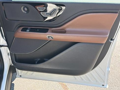 Used 2022 Lincoln Aviator Reserve w/ Equipment Group 201A RWD image 16