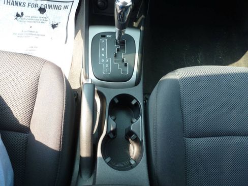 Used 2010 Hyundai Elantra SE FWD image 23