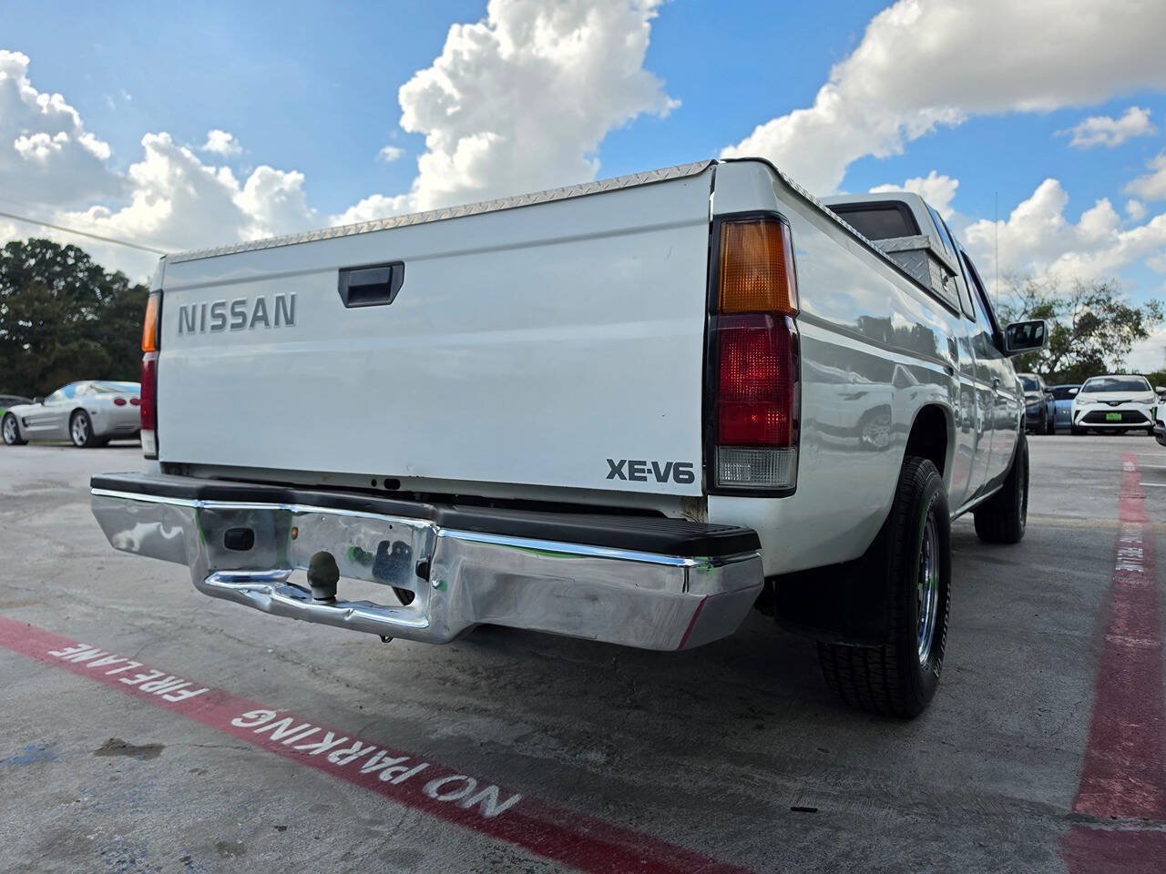 Used 1995 Nissan Pickup XE RWD image 11