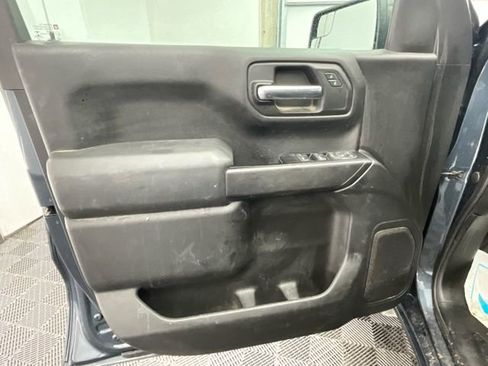 Used 2019 Chevrolet Silverado 1500 Custom w/ Custom Value Package image 11