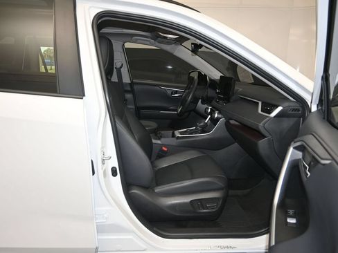 Used 2024 Toyota RAV4 Limited AWD/4WD image 27