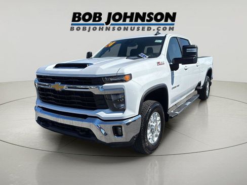 Used 2024 Chevrolet Silverado 2500 LT w/ True North Edition AWD/4WD image 3