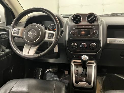 Used 2016 Jeep Compass Latitude AWD/4WD image 21