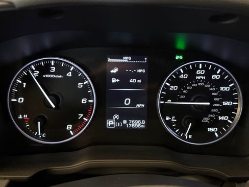 Used 2024 Subaru Crosstrek 2.0i Premium image 10