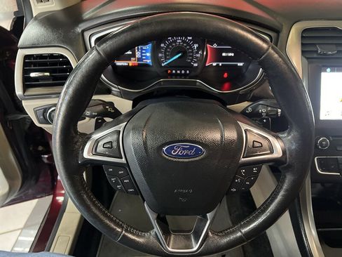Used 2018 Ford Fusion SE w/ Fusion SE Technology Package image 14