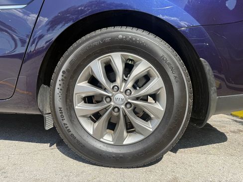 Used 2020 Kia Sedona LX image 20