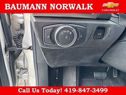 Used 2019 Ford Fusion SE FWD image 16