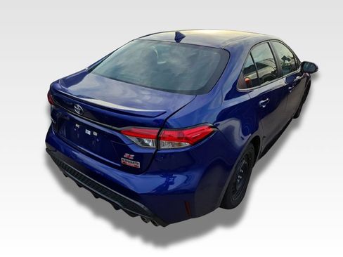 Used 2022 Toyota Corolla SE FWD image 4
