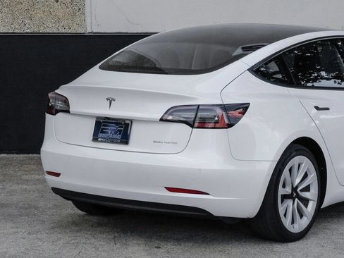 Used 2022 Tesla Model 3 Long Range AWD/4WD image 11