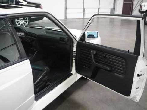 Used 1991 BMW M3 Coupe image 27