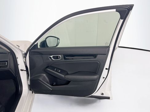 Used 2023 Honda Civic Touring image 32