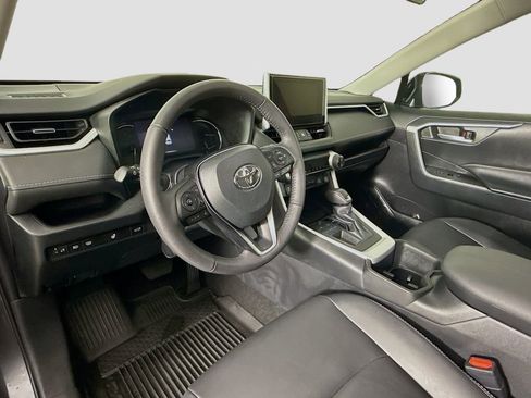 Used 2023 Toyota RAV4 XLE Premium FWD image 10