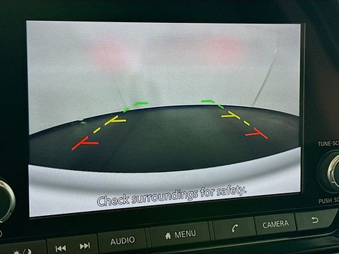 Used 2025 Nissan Pathfinder SV image 22