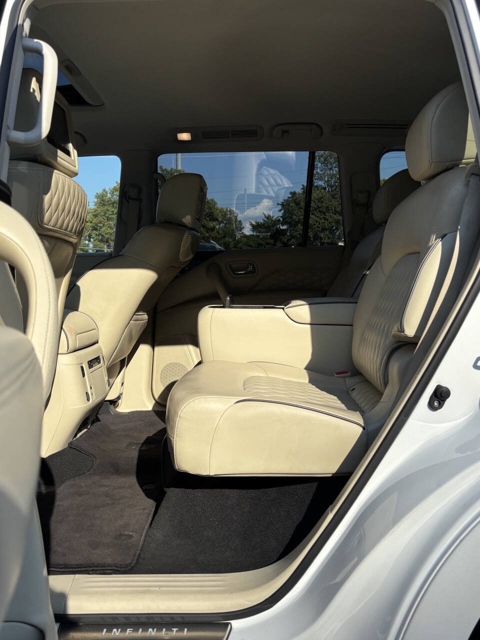 Used 2019 INFINITI QX80 Luxe w/ 22" Wheel Package AWD/4WD image 16