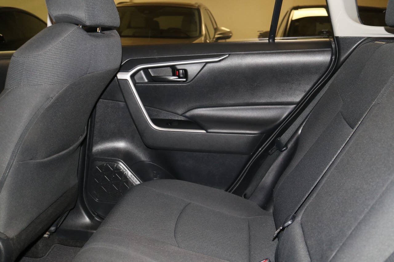 Used 2020 Toyota RAV4 LE w/ Carpet Mat Package AWD/4WD image 67
