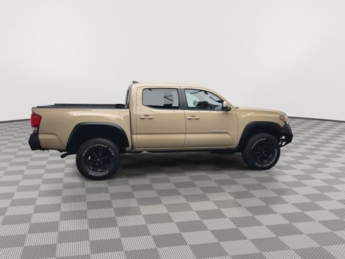 Used 2016 Toyota Tacoma TRD Off-Road w/ Towing Package AWD/4WD image 38