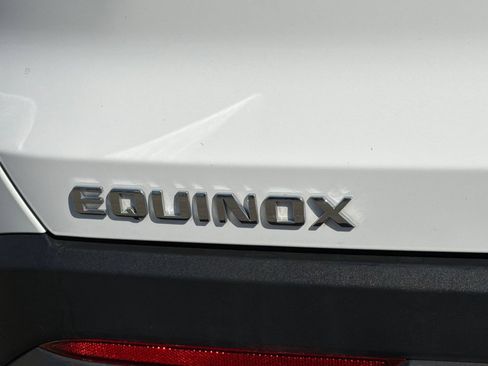 Used 2025 Chevrolet Equinox LT FWD image 34
