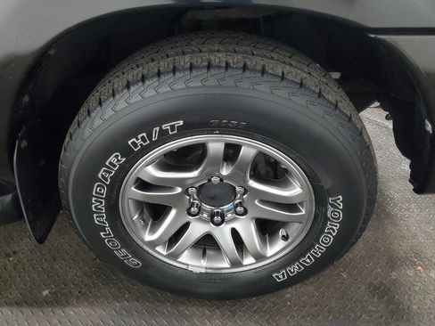 Used 2005 Toyota Sequoia SR5 image 21