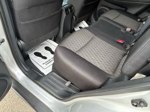 Used 2017 Nissan Rogue S w/ S Family Package AWD/4WD image 9