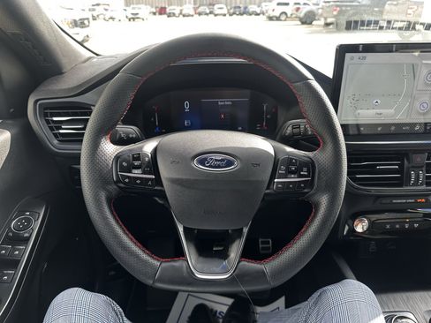 Certified 2024 Ford Escape ST-Line w/ Tech Pack #1 image 9