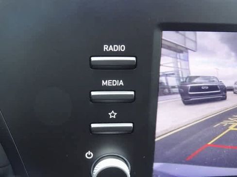 Used 2023 Hyundai Elantra SEL image 26