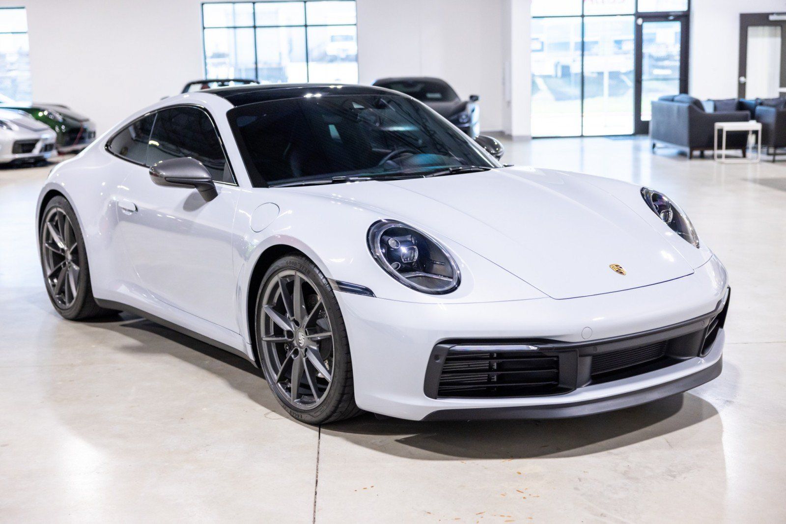Used 2024 Porsche 911 Carrera T RWD image 10