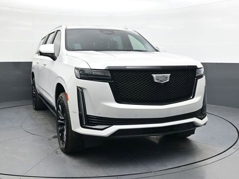 Used 2023 Cadillac Escalade ESV Sport Platinum w/ LPO, ONYX Package image 9