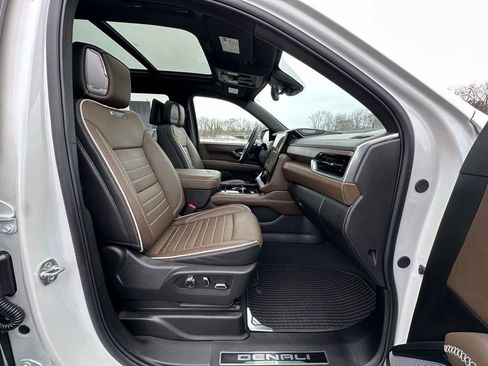 Used 2025 GMC Yukon Denali Ultimate image 23