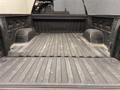 Used 2022 Chevrolet Silverado 1500 High Country w/ High Country Premium Package image 24