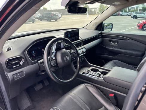 Used 2024 Honda Pilot Elite image 9