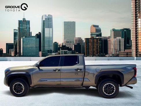 Used 2025 Toyota Tacoma TRD Off-Road image 2