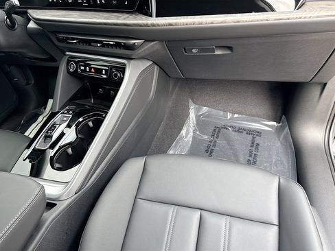 New 2025 Audi Q5 Premium image 16