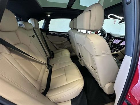 Used 2024 Porsche Macan image 16