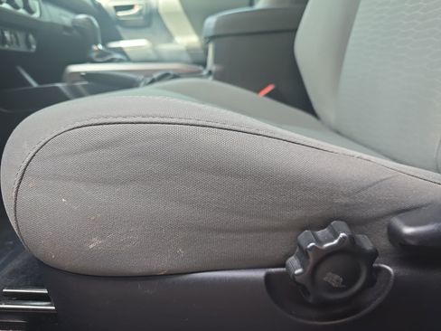 Used 2019 Toyota Tacoma SR5 RWD image 25