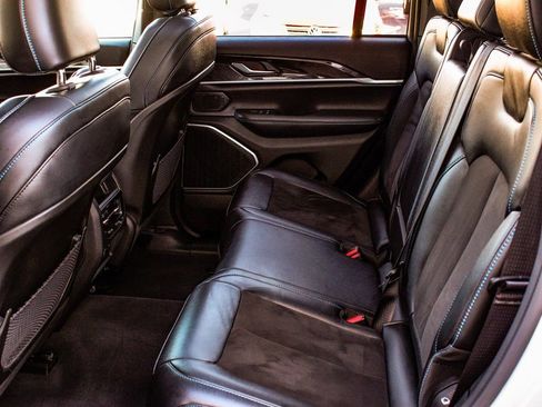 Used 2024 Jeep Grand Cherokee Trailhawk image 35