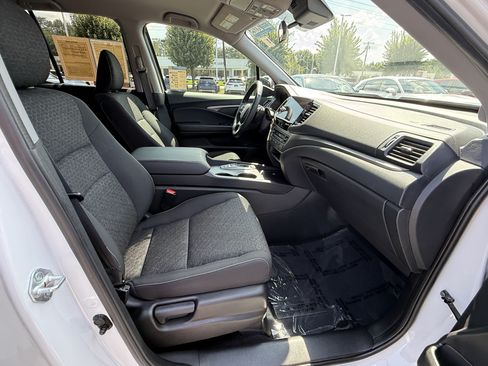 Certified 2025 Honda Ridgeline Sport+ image 33