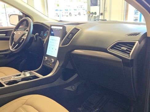 Used 2024 Ford Edge SEL w/ Convenience Package AWD/4WD image 4