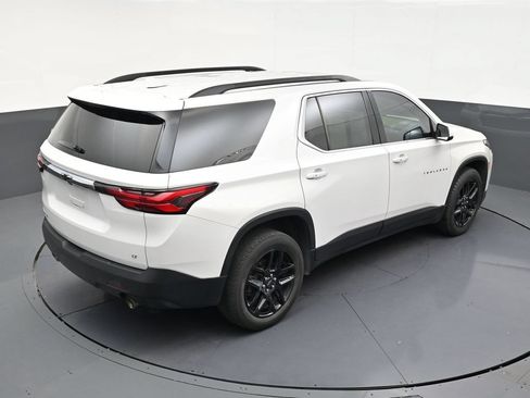 Used 2022 Chevrolet Traverse LT FWD image 16